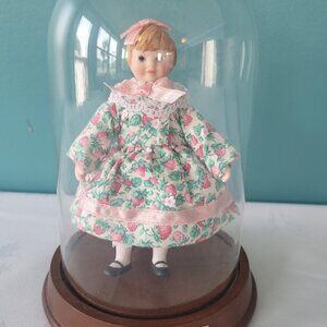 1997 Goebel Betty Jane Carter Doll Limited Edition 395/1000 "August"